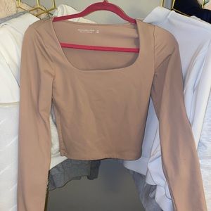 A&F LONG SLEEVE SEAMLESS TOP